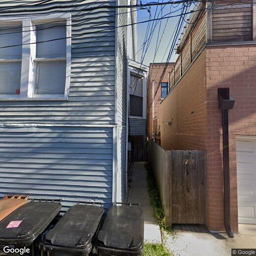 Primary Photo - 1239 W Roscoe St