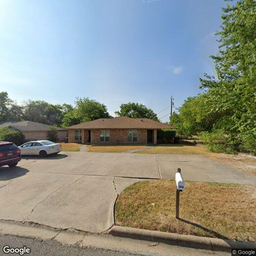 Primary Photo - 300 Brentwood Dr E