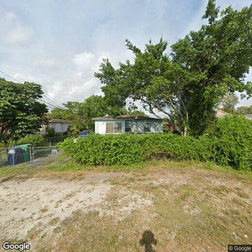 Foto principal - 2275 NW 73rd St