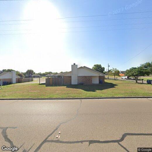 Primary Photo - 100-102-102 W Gruver Cir