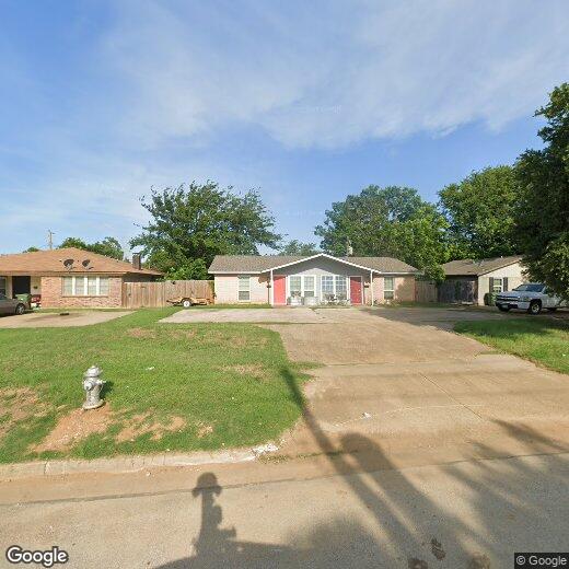 Primary Photo - 610 N Oak St