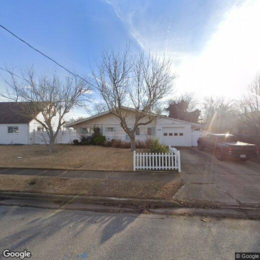 Foto principal - 2027 Kingston Ave