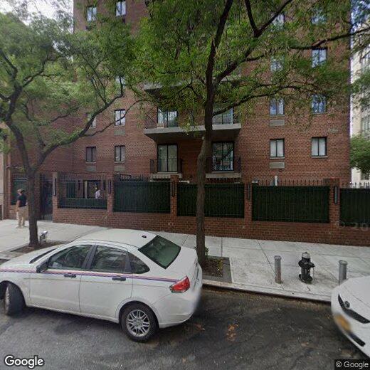 Foto principal - 370 W 30th St