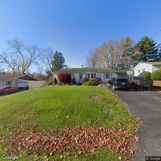 Primary Photo - 34 Hollywood Dr