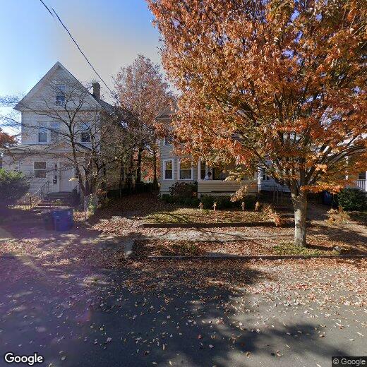 Foto principal - Beautiful 4 Bedroom Single Family Home