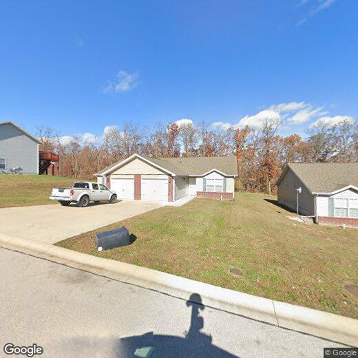 182 Lyle Curtis Cir Unit A, Waynesville, MO 65583 Room for Rent in