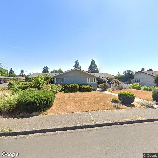 Foto principal - 4 Bedroom Single level home in McMinnville