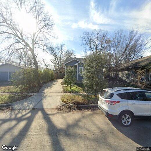 Primary Photo - 824 E Maddox Ave