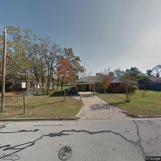 Primary Photo - 806 Gilchrist Ave