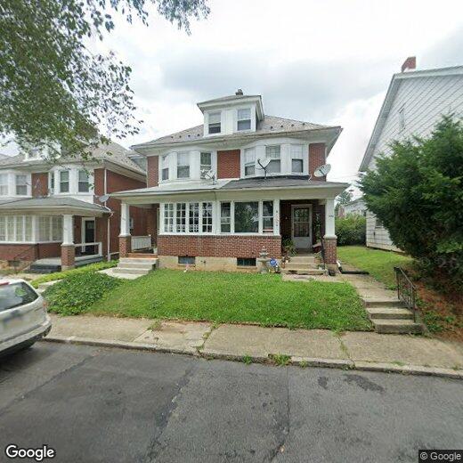 Primary Photo - Beautiful Newly Renovated 5 bedroom town h...