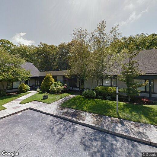 Primary Photo - 5 Meadowbrook Way