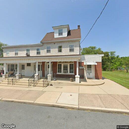 605 E Howard St, Stowe, PA 19464 Room for Rent in Stowe, PA