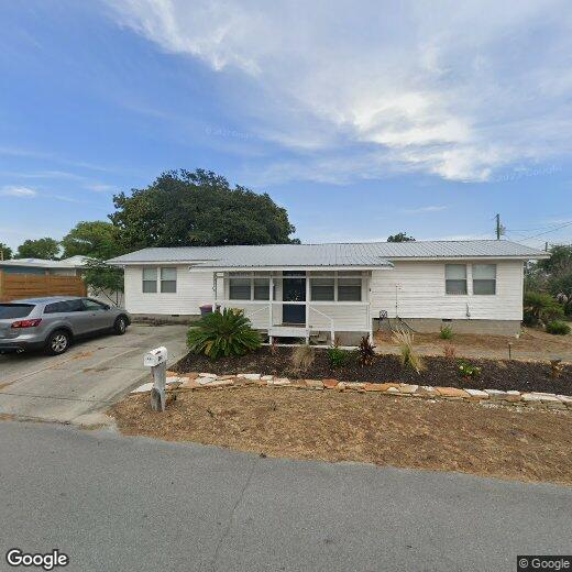 Primary Photo - 204 Twin Lakes Dr