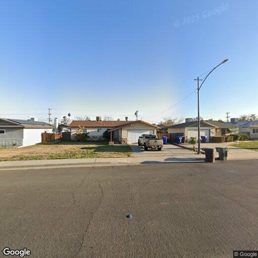 Foto principal - 3 Bedroom 2 Bath available soon
