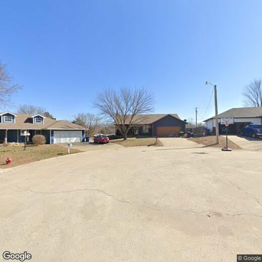 Primary Photo - 735 Crockett Dr