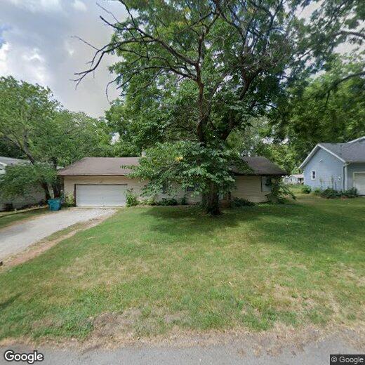 3215 S Franklin Ave, Springfield, MO 65807 House for Rent in