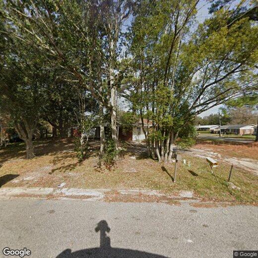 Primary Photo - 3200 Desire St