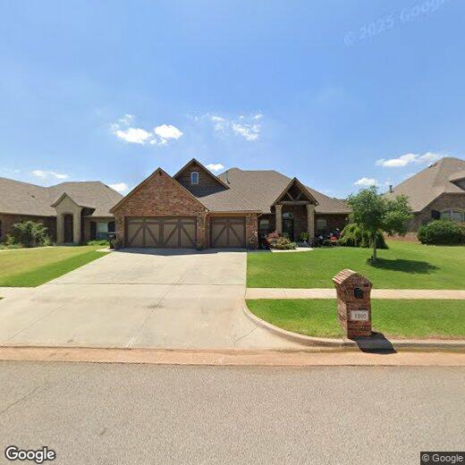 1105 Lindsey Ln, Moore, OK 73160 House for Rent in Moore, OK