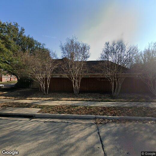 Primary Photo - 9611 E Oaks Ln