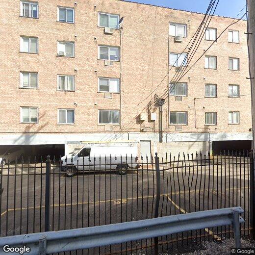 Primary Photo - 6110 N Kenmore Ave