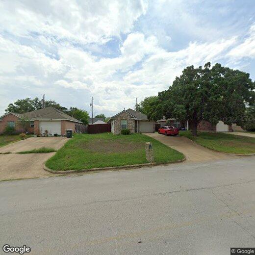 Primary Photo - 1109 Clear Leaf Dr