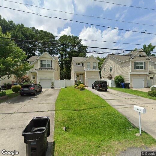 Primary Photo - 121 N Thalia Rd
