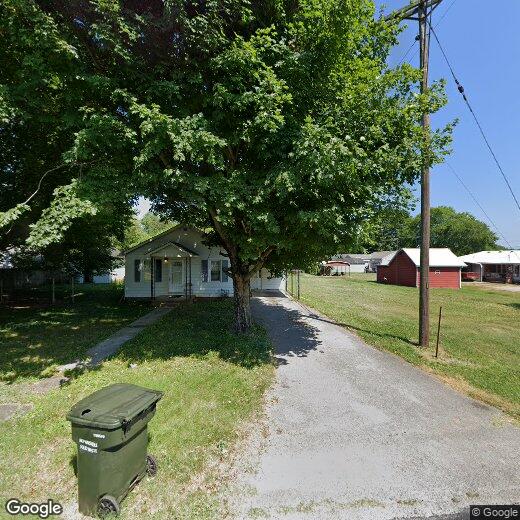 Primary Photo - 103 E Parkview Dr