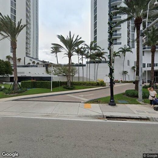 Primary Photo - 15901 Collins Ave