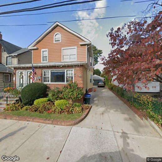 Primary Photo - 46 Iris Ave