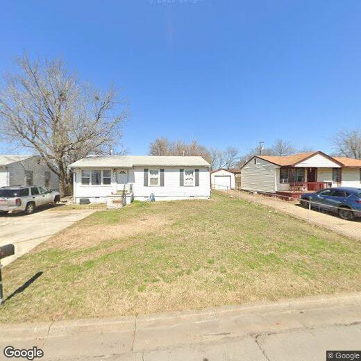Foto principal - 4 Bedroom Home in the heart of Tulsa - NOW...