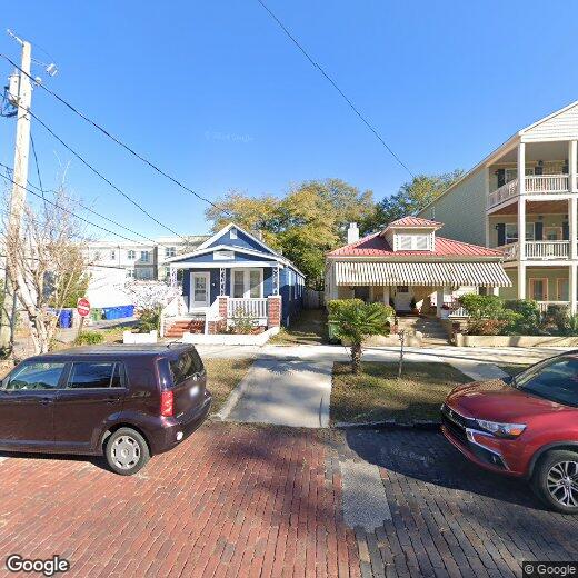 Foto principal - Beautiful 2BR/1BA Renovated, Historic Prop...