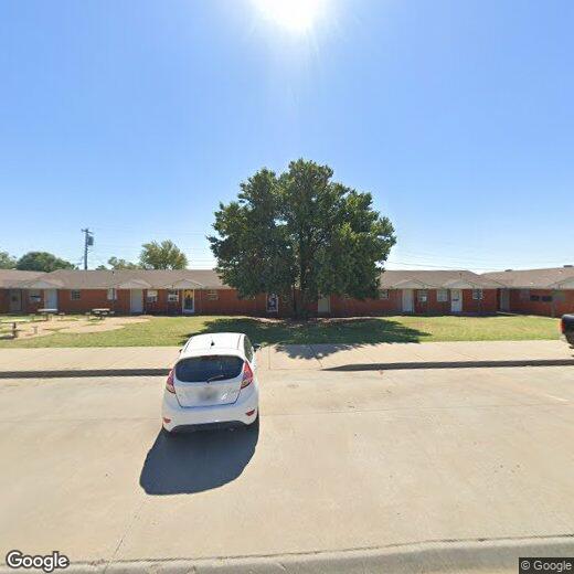 518 W Davis Ave, Weatherford, OK 73096 Apartment for Rent in