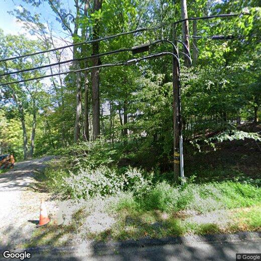 Foto principal - 242 Lake Rd