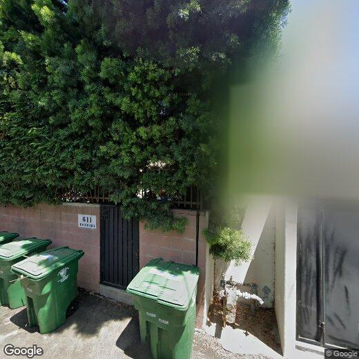Primary Photo - 611 N Roxbury Dr