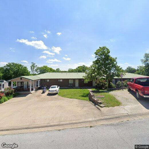 208 S Old County Rd, Branson, MO 65616 Room for Rent in Branson, MO