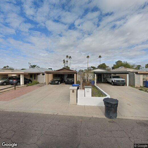 Foto principal - 548 E Royal Palms Dr