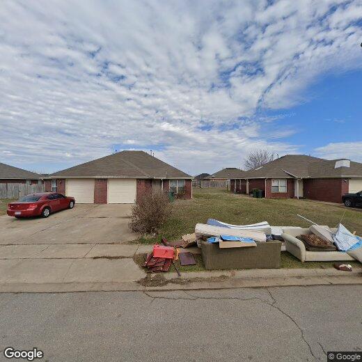 Primary Photo - 319 E Marietta Ct