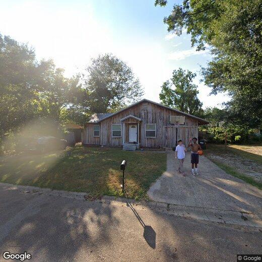 10 Beechwood Ln
