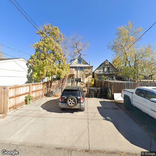 Primary Photo - 2 Bed 1 bath close to DU- Off street parki...