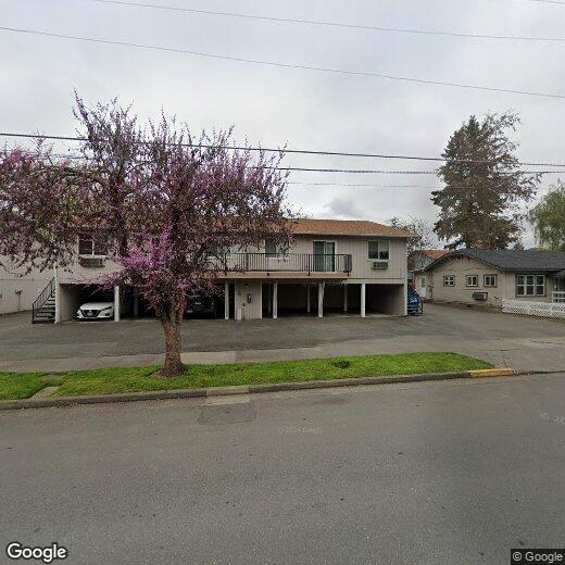 Foto principal - 704 NE 8th St
