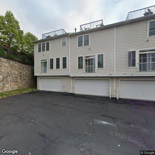 Primary Photo - 2541 S Kenmore Ct