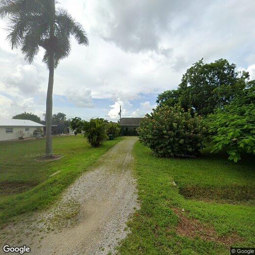 Foto principal - 728 104th Ave N