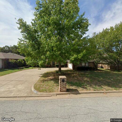 Foto principal - 7725 Red Oak St