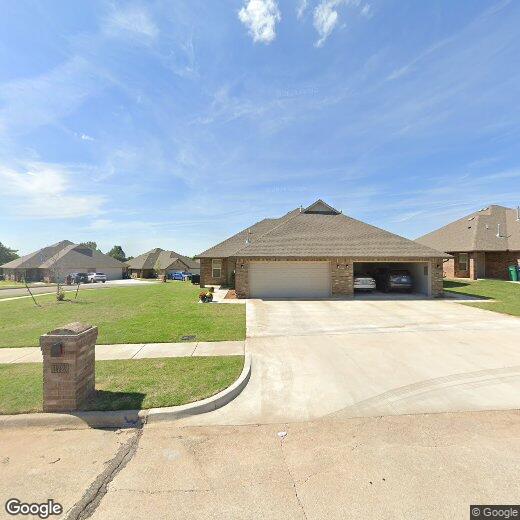 Primary Photo - 11723 Surrey Hills Blvd, Yukon, OK. 73099