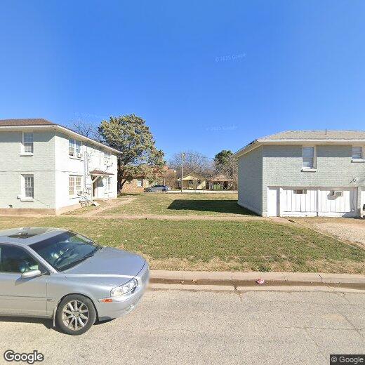 Primary Photo - 601 College Dr