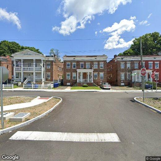 Primary Photo - 360 Bond St