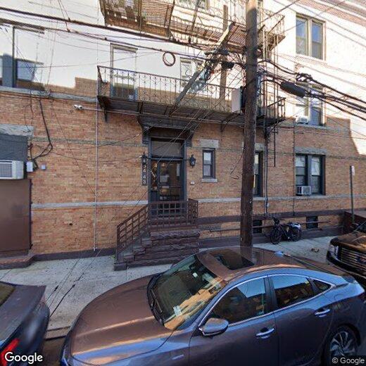Primary Photo - METROPOLITAN AVENUE