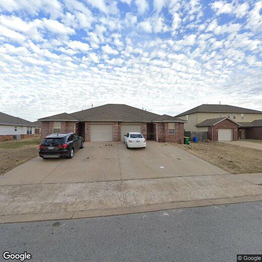 1007 Kensington Dr, Centerton, AR 72719 Townhouse for Rent in