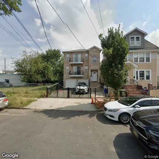 Primary Photo - 10 Goodwin Ave