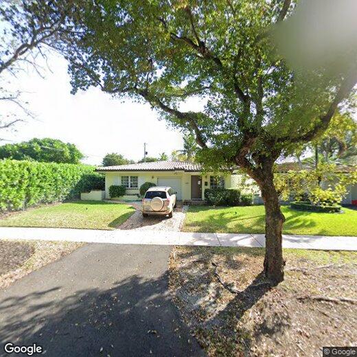 Primary Photo - 1402 Urbino Ave